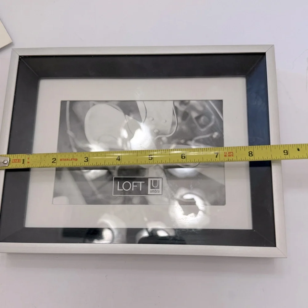New. Shadow box picture frame for 4X6 blk/ brushed nickel